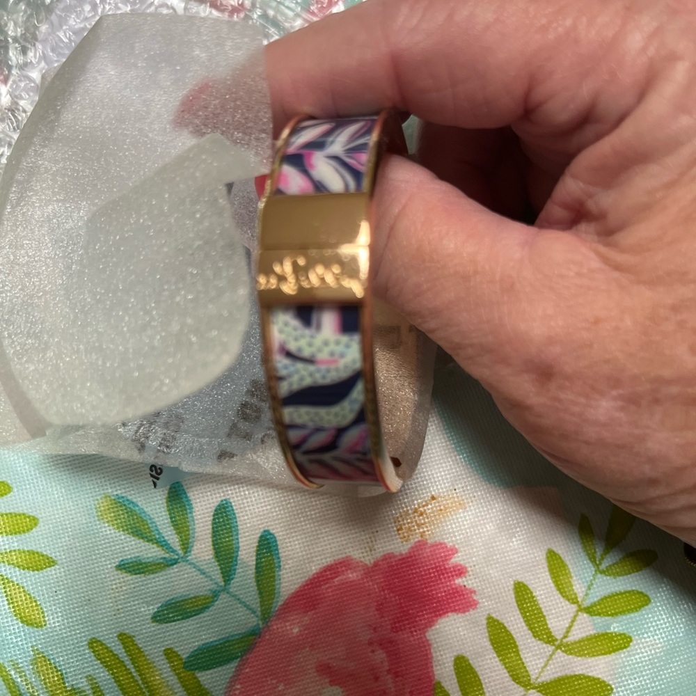 NWT Lilly Pulitzer GWP Photodome Bangle Bracelet - Picture 4 of 4